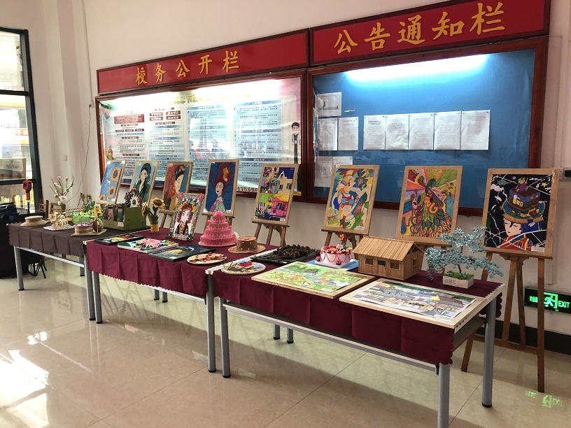 幼儿园环创作品展4.jpg