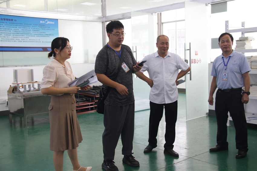 03图为检查电气实训室.jpg